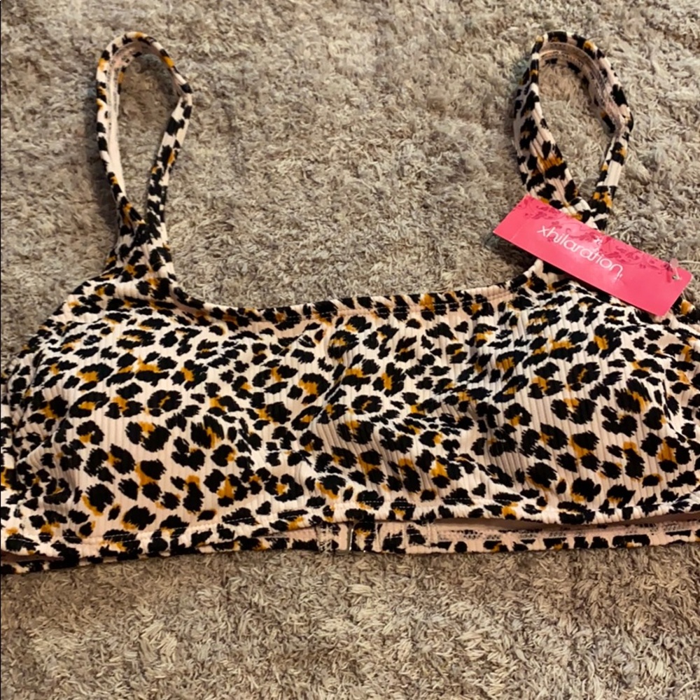 Xhilaration swim top size large